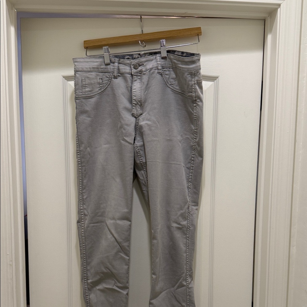Reversible Tempo Paris Floral Gray Ankle Jeans/ 2 pair for the price of one !!